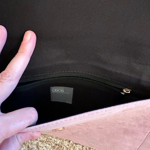 Purple lilac colored Asos envelope clutch - Picture 4 of 7